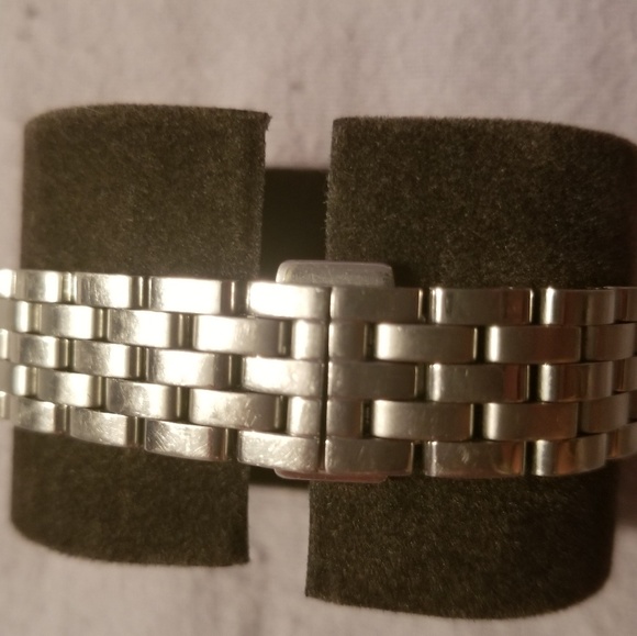 Gucci Small G Timeless Watch - Picture 6 of 8